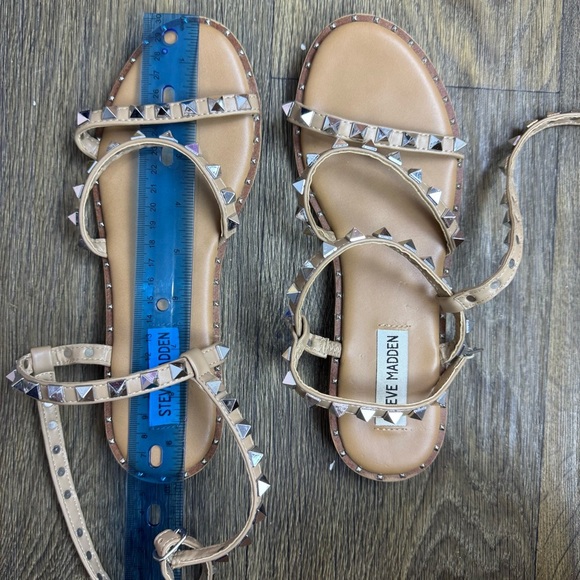 Steve Madden Womens Travel Rock Stud Sandals No Size Tan Gladiator Flats READ - Picture 7 of 12